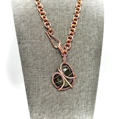 Shine Bright | Labradorite Pendant on Handlinked chain