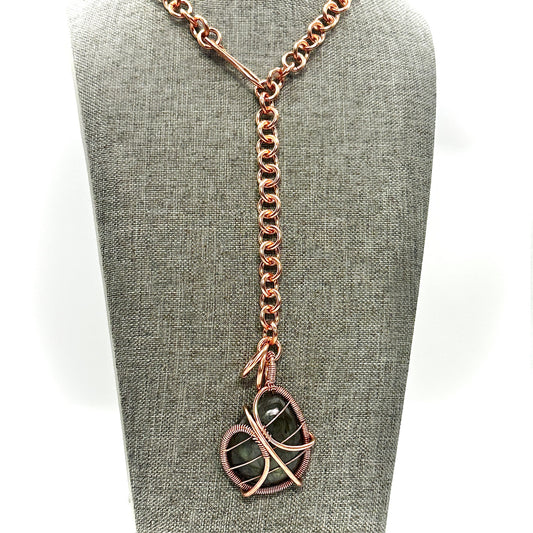 Shine Bright | Labradorite Pendant on Handlinked chain