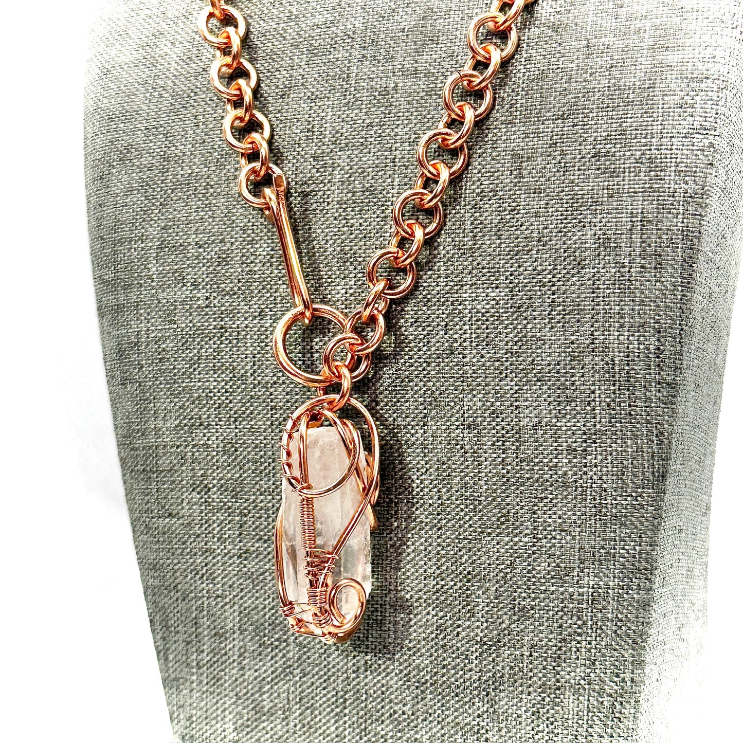 To the Max | Clear Quartz Pendant on Linked Chain