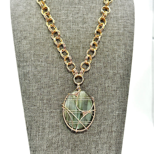 Shining Armor | Labradorite Pendant on Handlinked Chain